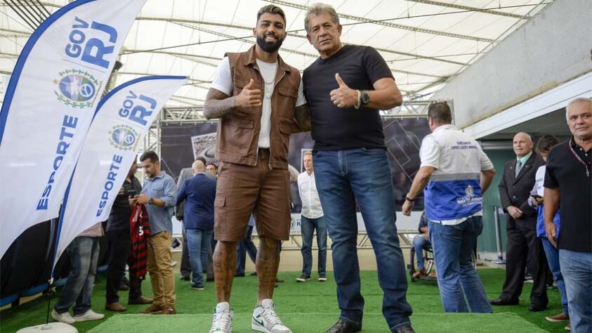 GALERIA: Nunes e Gabigol são eternizados na Calçada da Fama do Maracanã