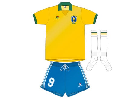 1990 - Além de detalhes na gola, poucas mudanças aconterecam no uniforme de 1990 em relação ao da Copa do Mundo anterior.