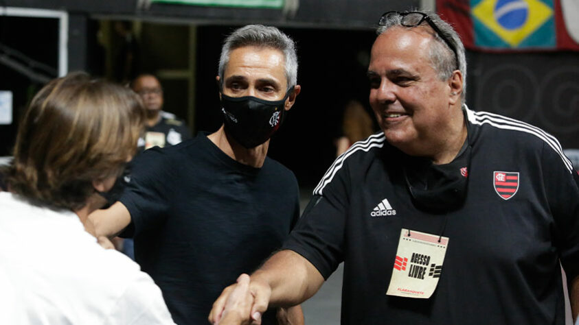 Paulo Sousa e a comissão técnica também esteve com dirigentes do Flamengo, como Guilherme Kroll, VP de Esportes Olímpicos.