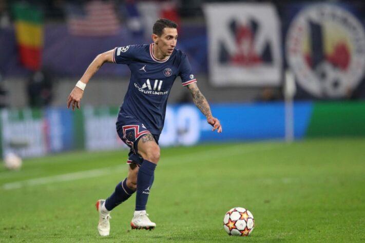 ESQUENTOU - Di Maria, meia-atacante do Paris Saint-Germain, despertou o interesse da Juventus para a próxima temporada, segundo o "La Gazzetta dello Sport". O argentino tem contrato com o clube francês até junho e não irá permanecer na França. A Velha Senhora, que perderá Dybala para a próxima campanha também por fim de contrato, cogita a chegada do veterano de 34 anos. 