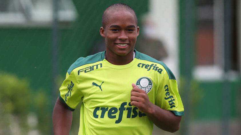 49º- Endrick (Brasil), atacante de 15 anos do Palmeiras.