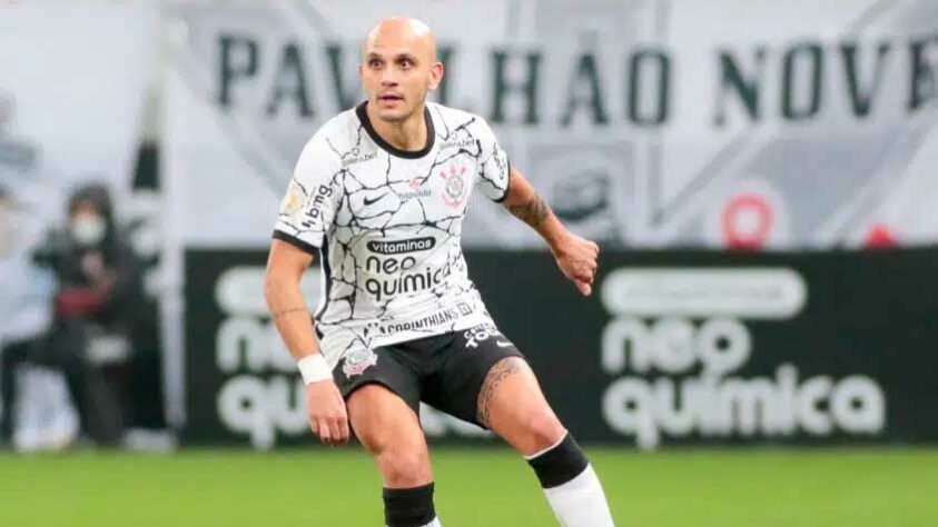 Fábio Santos (lateral) - 14 Dérbis pelo Corinthians - seis vitórias, seis empates e quatro derrotas