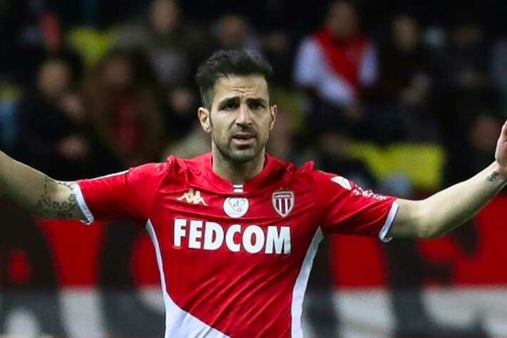 FECHADO -O atleta Cesc Fàbregas deixou o Monaco. O meio-campista estava no clube desde 2019 e agora, com a decisão de não prosseguir no time, está livre no mercado.