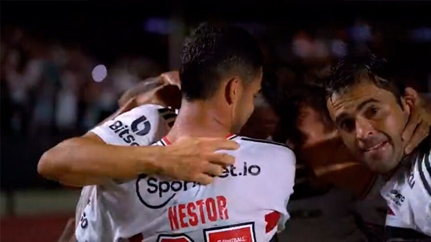 Um dos momentos mais duros do trabalho de Ceni no São Paulo foi a derrota na final do Paulistão da última temporada, contra o Palmeiras. Esta foi a primeira final do ex-técnico sob o comando do time e foi marcada por uma goleada do adversário. No jogo de ida, o Tricolor estava com uma boa vantagem, após vencer por 3 a 1 em casa. No duelo de volta, no Allianz Parque, a equipe alviverde reverteu o resultado após uma goleada por 4 a 0 e saiu com o título.