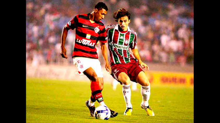 Em 2009, Flamengo e Fluminense se enfrentaram pela semifinal do Carioca. O rubro-negro venceu por 1 a 0, no Maracanã, e avançou para a final. 