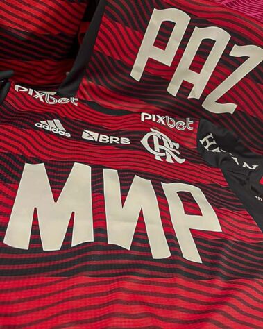 'Paz' em 15 idiomas: Flamengo divulga imagens do uniforme  que usará contra o Vasco