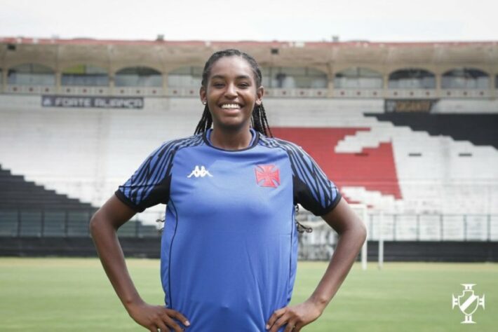 FECHADO - O Vasco anunciou a contratação da goleira Gabi, de 24 anos, para o elenco de seu time de futebol feminino. A jogadora defendia a Portuguesa (SP) e é o sétimo reforço das Meninas da Colina para a temporada de 2022.