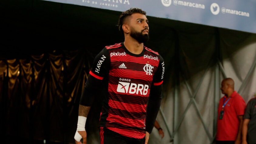 FLAMENGO: Um dos jogadores mais confiáveis no quesito, GABRIEL BARBOSA é o cobrador indiscutível. Arrascaeta já bateu algumas penalidades em sua passagem pelo Rubro-Negro e também na seleção uruguaia enquanto Lázaro fez um gol da marca fatal com o time de juniores no começo do ano.