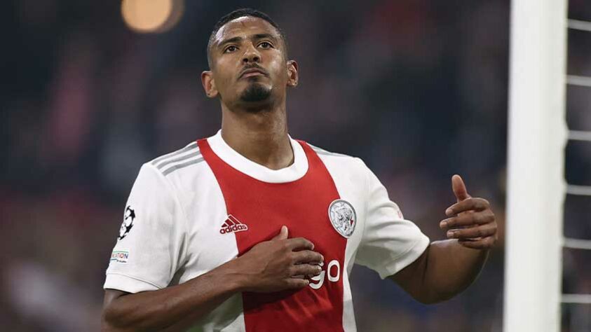 22º: Sébastien Haller (Ajax) - 20 gols / 30 pontos