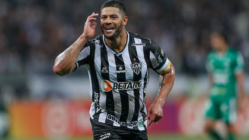 ESFRIOU - O atacante Hulk revelou ter recebido propostas para deixar o Atlético-MG, mas nenhuma oferta o fez pensar em sair do Galo. O camisa 7 alvinegro garantiu estar focado na equipe mineira e, segundo o jogador, clubes do Japão e de outros países o procuraram.