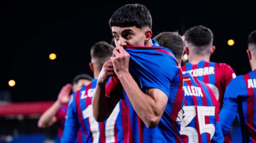 18º- Ilias Akhomach (Espanha), atacante de 17 anos do Barcelona.