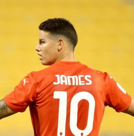 ESQUENTOU - Contratado pelo Al-Rayyan, James Rodríguez começa a sonhar novamente com o futebol europeu e parece estar ‘cavando’ o seu retorno ao velho continente. Em bate-papo na Twitch, o meio-campista surgiu foi questionado se voltaria a Europa e afirmou que gostaria de regressar ao futebol inglês, mais precisamente no Everton.