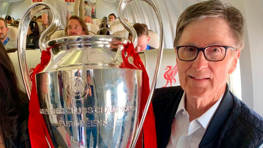 John Henry é um estadunidense dono do Liverpool desde 2010.