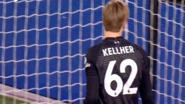 Gafes em camisas: no Liverpool, o goleiro Kelleher virou Kellher.