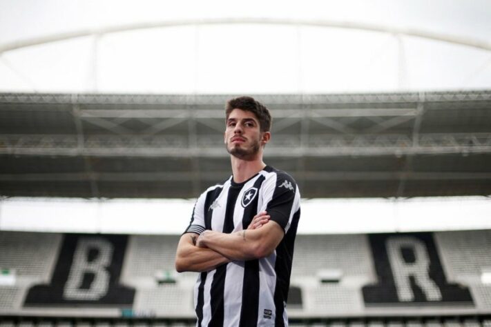 FECHADO - O Botafogo anunciou mais um reforço para a sequência da temporada. Trata-se de Lucas Piazon, meio-campista revelado pelo São Paulo e com passagem pelo Chelsea-ING. O clube oficializou a chegada do jogador na tarde desta quinta-feira.