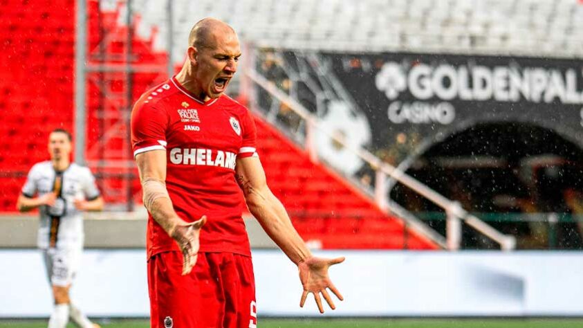 16º: Michael Frey (Royal Antwerp) - 22 gols / 33 pontos