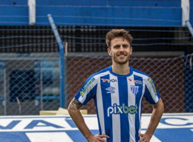 FECHADO - O zagueiro Matheus Bressan é o mais novo reforço do Avaí. O defensor foi anunciado no início do mês de março pelas redes sociais do clube.