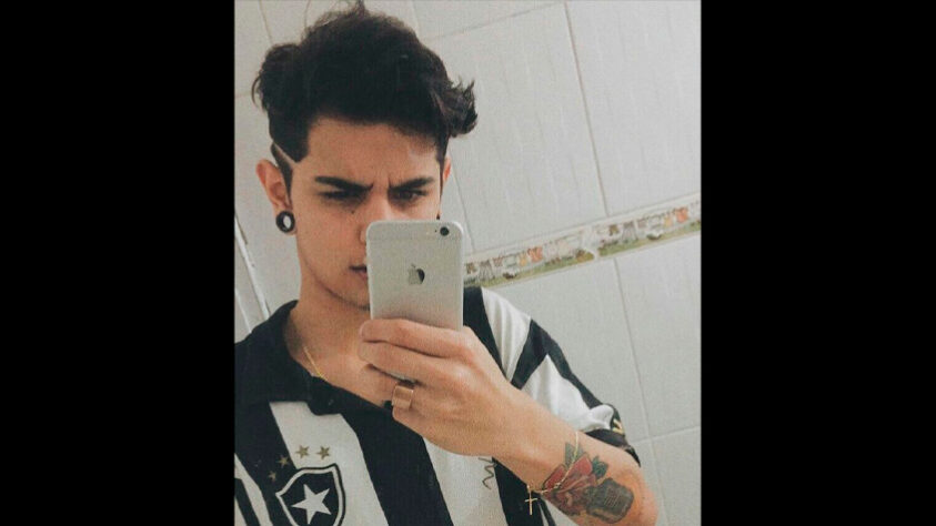 Maquiny é torcedor do Botafogo e já lançou música para o clube