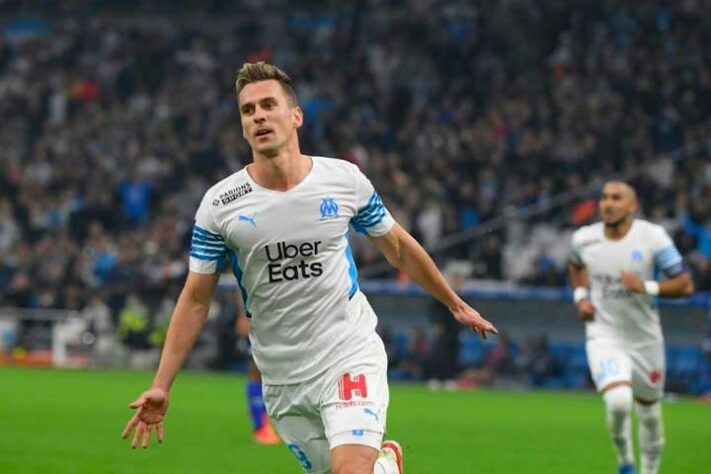 25º- Milik (Olympique de Marseille). Salário do atacante: 400 mil euros, aproximadamente R$2,12 milhões.