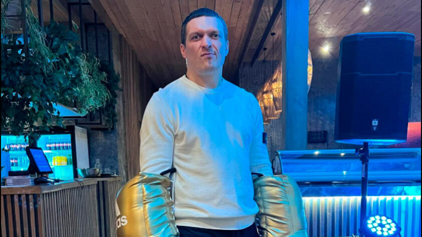Oleksandr Usyk (35 anos) - Boxeador