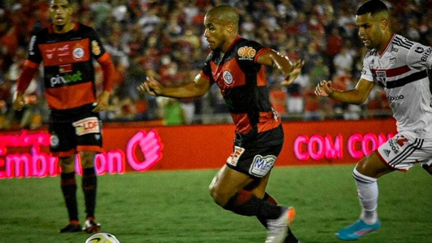 Olávio, jogador do Campinense | 5 gols