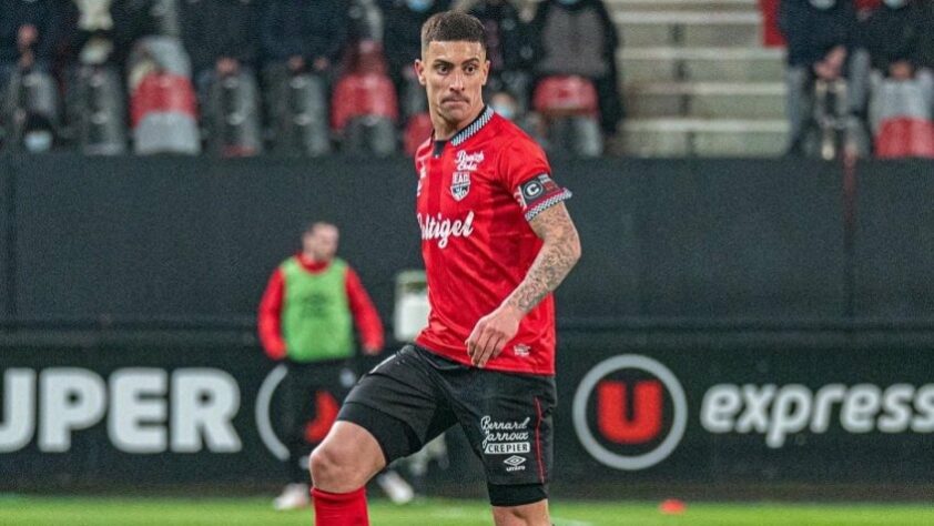 FECHADO - As movimentações do Botafogo no mercado começaram a sair do papel. Na tarde desta terça-feira, o Guingamp (FRA) comunicou que o zagueiro Philipe Sampaio está a caminho do clube alvinegro. 