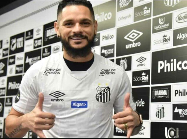 ESQUENTOU -De acordo com o site GOAL, Pará está sendo procurado pelo Avaí. O jogador de 36 anos está sem clube no momento.