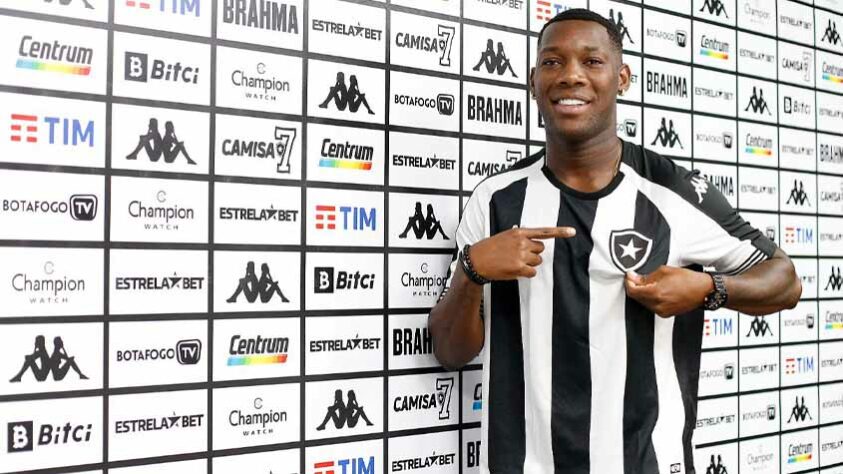 Botafogo: Patrick de Paula (Meio-campista - 22 anos) / Sendo comprado do Palmeiras por R$ 33,3 milhões.