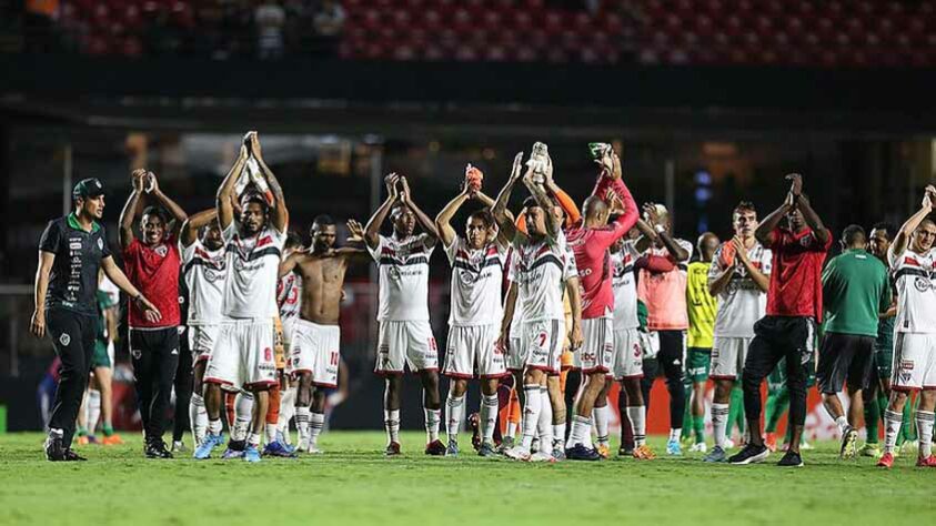 3º lugar - São Paulo: 20 pontos (no grupo B com 11 jogos e saldo 7) [classificando-se às quartas de final]