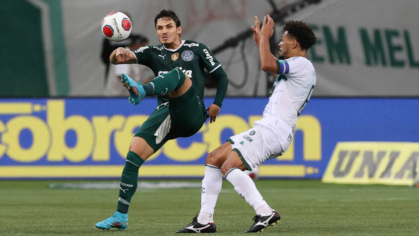 "Apesar da qualidade inquestionável do Renato Augusto, o Raphael Veiga costuma ser mais decisivo ao Palmeiras e, atualmente é a principal peça do time comandado por Abel Ferreira."