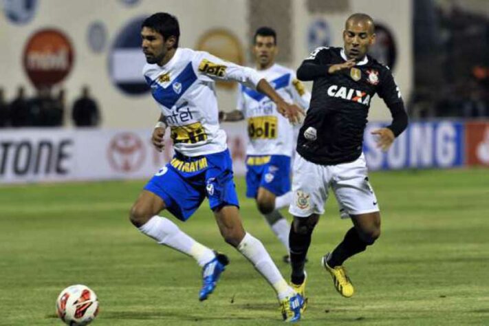 San José-BOL 1 x 1 Corinthians - jogo da fase de grupos da Libertadores de 2013 - Um ano após o sonhado título da Libertadores, o Timão estreou em Oruru e a partida terminou empatada. O jogo, infelizmente, ficou marcado pela morte do jovem Kevin Espada, após ser atingido por um sinalizador.