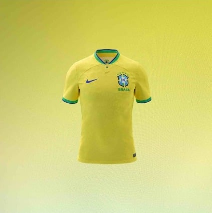 2022 - Em busca do hexa, o uniforme apresenta design da onça-pintada, animal brasileiro, camuflado na camisa.