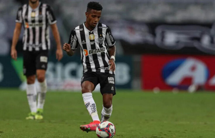 Tchê Tchê, meio-campista de 29 anos, pertence ao São Paulo e tem vínculo até Março de 2023. O jogador está emprestado ao Atlético Mineiro até o meio do ano