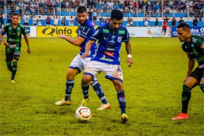 A URT também foi a lanterna em seu estadual. O clube somou apenas sete pontos no Campeonato Mineiro, dois a menos que o primeiro time de fora da zona, que foi o Pouso Alegre.