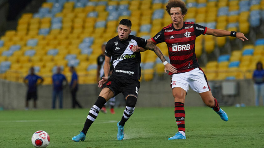 No Maracanã, o Vasco não teve uma boa atuação e foi derrotado por 1 a 0 pelo Flamengo, no jogo de ida das semifinais do Campeonato Carioca. Gabigol marcou o gol da partida, ainda no primeiro, de pênalti. O Cruz-Maltino teve dificuldade em criar e incomodar o adversário. Confira as notas dos jogadores vascaínos. (Por Felipe Melo - felipeduardo@lancenet.com.br).