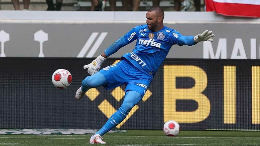 Weverton: 6,5 - Seguro nas jogadas aéreas do Goiás, principal arma do time, e ainda fez duas defesas espetaculares. Não teve culpa no gol.