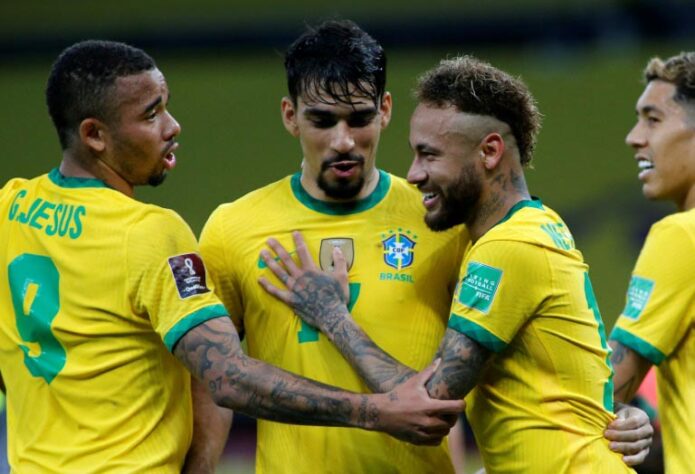 "O Brasil (foto) é o Líder do ranking da Fifa, está apresentando bom futebol e chega em boa forma, principalmente depois da campanha histórica nas Eliminatórias. A França é a atual campeã mundial e da Nations League, geração excelente e conta com Mbappé, o melhor jogador do mundo atualmente na minha visão. E, a Argentina conta com o bom trabalho de Lionel Scaloni, sem o peso de não vencer nada há muito por conta do recente título da Copa América, sem perder um jogo desde 2019, totalizando 31 jogos invicta, e para finalizar: Lionel Messi."