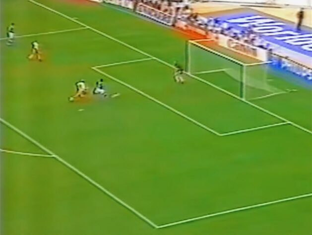 Gol de Romário contra a Holanda na Copa do mundo de 1994: "Enfiou para Bebeto, posição legal, posição legal. Romário no meio. Vai, Romáriooo! Vai, Romáriooo! Vai, Romáriooo! Gooolll!