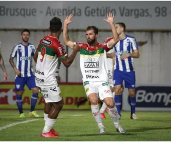 Campeonato Catarinense: Sem nenhum grande na final, o Catarinense conta com o Brusque recebendo o Camboriú na decisão do estadual. O mando é do Brusque e a partida será realizada no dia 02/04.