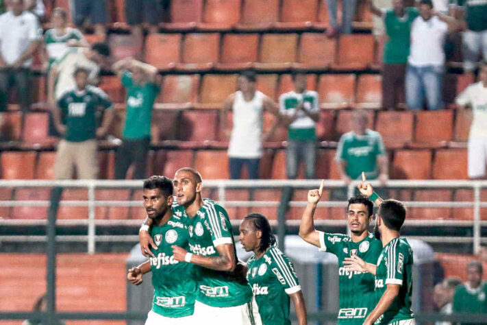 Palmeiras 3 x 0 Rio Claro - Campeonato Paulista - 31/03/2016: a partida foi realizada no estádio do Pacaembu por conta de um show da banda britânica Iron Maiden.