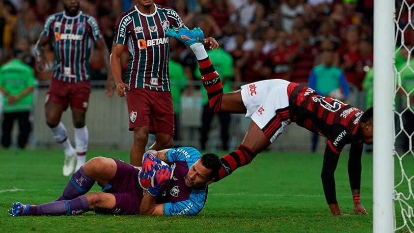 Nesta quarta, o Fluminense venceu o Flamengo por 2 a 0, pelo primeiro jogo da final do Carioca. Com dois gols de Cano, o Tricolor saiu na frente na disputa pelo estadual. Veja as notas do time a seguir. (Por Ana Daróz; anapereira@lancenet.com)