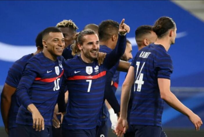 França: chance de oitavas: 88,2% / chance de quartas: 54,7% / chance de semifinal: 28,7% / chance de final: 17,4% / chance de ser campeão (se finalista): 48,7%