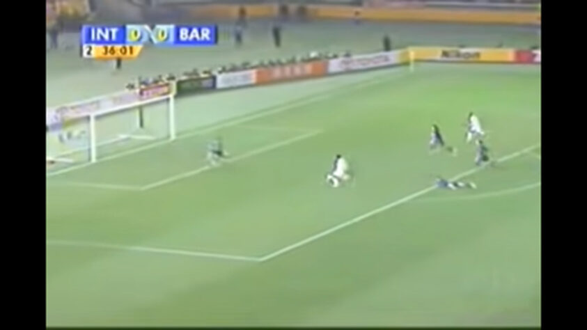 Gol de Adriano Gabiru na final do Mundial de Clubes de 2006 entre Internacional e Barcelona: "O Inter vai para o ataque, o Inter se manda. Olha o Iarley, vamos nessa, olha a chance abriu pela direita! Olha o gol! Olha o gol, bateu! Olha o gol! Olha o gol! Olha o gol! Olha o gol! Gooolll é do Inter!"