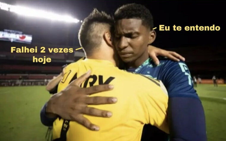 Diego Alves não escapa de memes dos torcedores após erros decisivos pelo Cariocão.