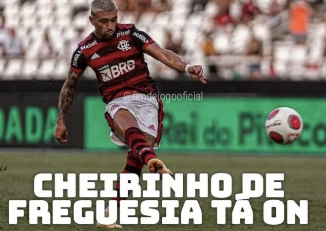 Clubes se enfrentam nesta quarta-feira em partida válida pelas semifinais do Campeonato Carioca. No último Clássico dos Milhões, realizado no início deste mês, o Flamengo venceu por 2 a 1 em partida que ficou marcada por falha de Andreas Pereira, golaço de Gabriel Pec e Arrascaeta decidindo nos minutos finais. Relembre os memes do jogo na galeria! (Por Humor Esportivo)