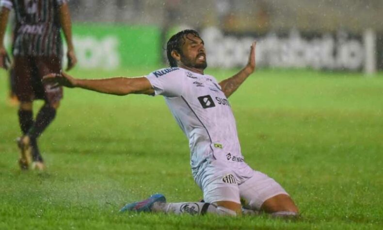 Grande contratação do Santos para a temporada, Ricardo Goulart foi o nome do Peixe na sofrida vitória nos pênaltis sobre o Fluminense-PI, na noite desta terça-feira. O meia-atacante marcou o gol da equipe no tempo normal, liderou o time em campo na segunda etapa e ainda nas cobranças do penais, converteu o seu, que foi a primeira batida. 