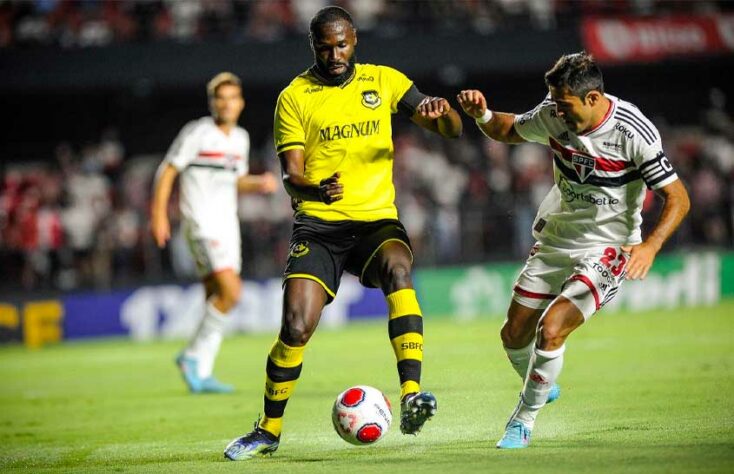 Nas metas orçamentárias do São Paulo para este ano, um dos tópicos previstos era conseguir chegar até a final do Paulistão. Porém, a trajetória da equipe no Estadual não foi das melhores. Ainda na fase de grupos, acumulou alguns resultados que não foram como o esperado, como a derrota por 1 a 0 para o São Bernardo.