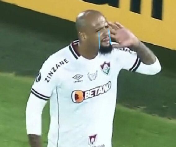 Web não perdoa Felipe Melo em memes após adeus precoce do Fluminense na Libertadores.