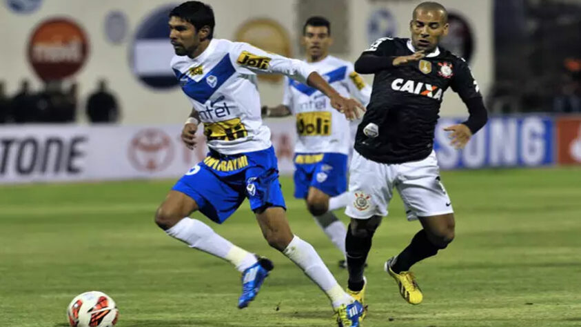 Um ano após o sonhado título da Libertadores, o Timão estreou em Oruru, contra o San José, e a partida terminou empatada. O jogo, infelizmente, ficou marcado pela morte do jovem Kevin Espada, após ser atingido por um sinalizador.