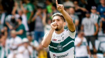 ANDREY - Coritiba (C$ 14,90) Boa surpresa em desarmes nesse início de Cartola, também pode ajudar ofensivamente assim como foi na primeira rodada contra um Fluminense que vem num momento de dificuldades.